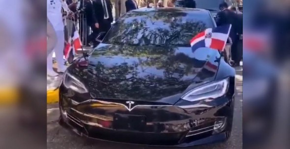 Primul șef de stat care a ales o Tesla ca mașină oficială